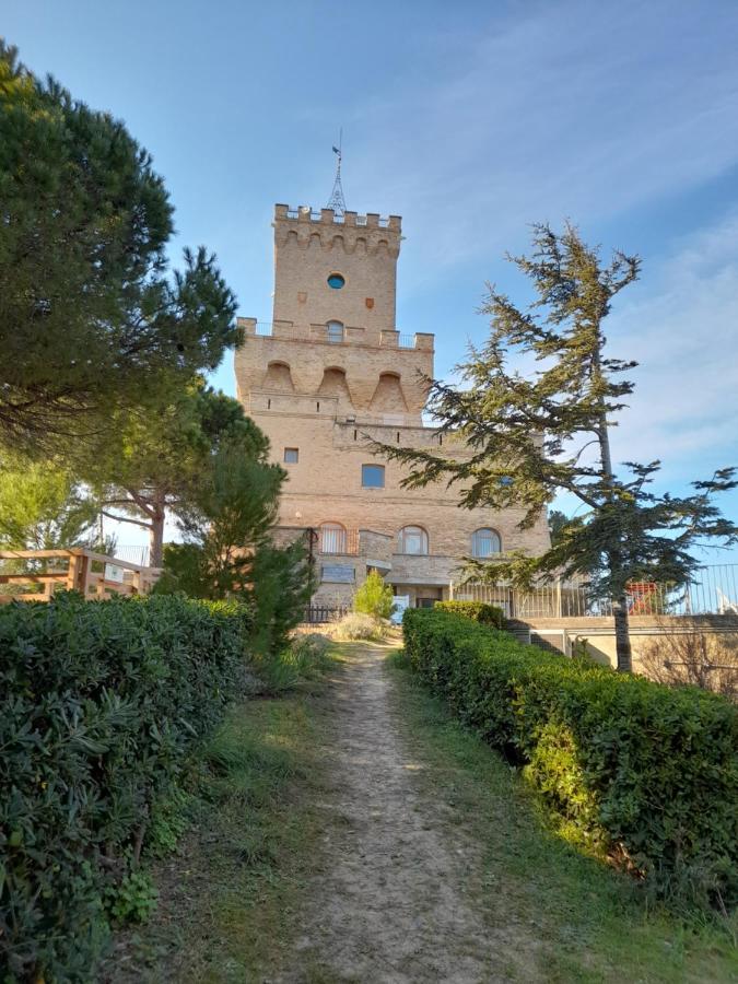 Bouganville Casa Vacanza Ambiente Climatizzato Con Wi Fi Pineto Eksteriør billede