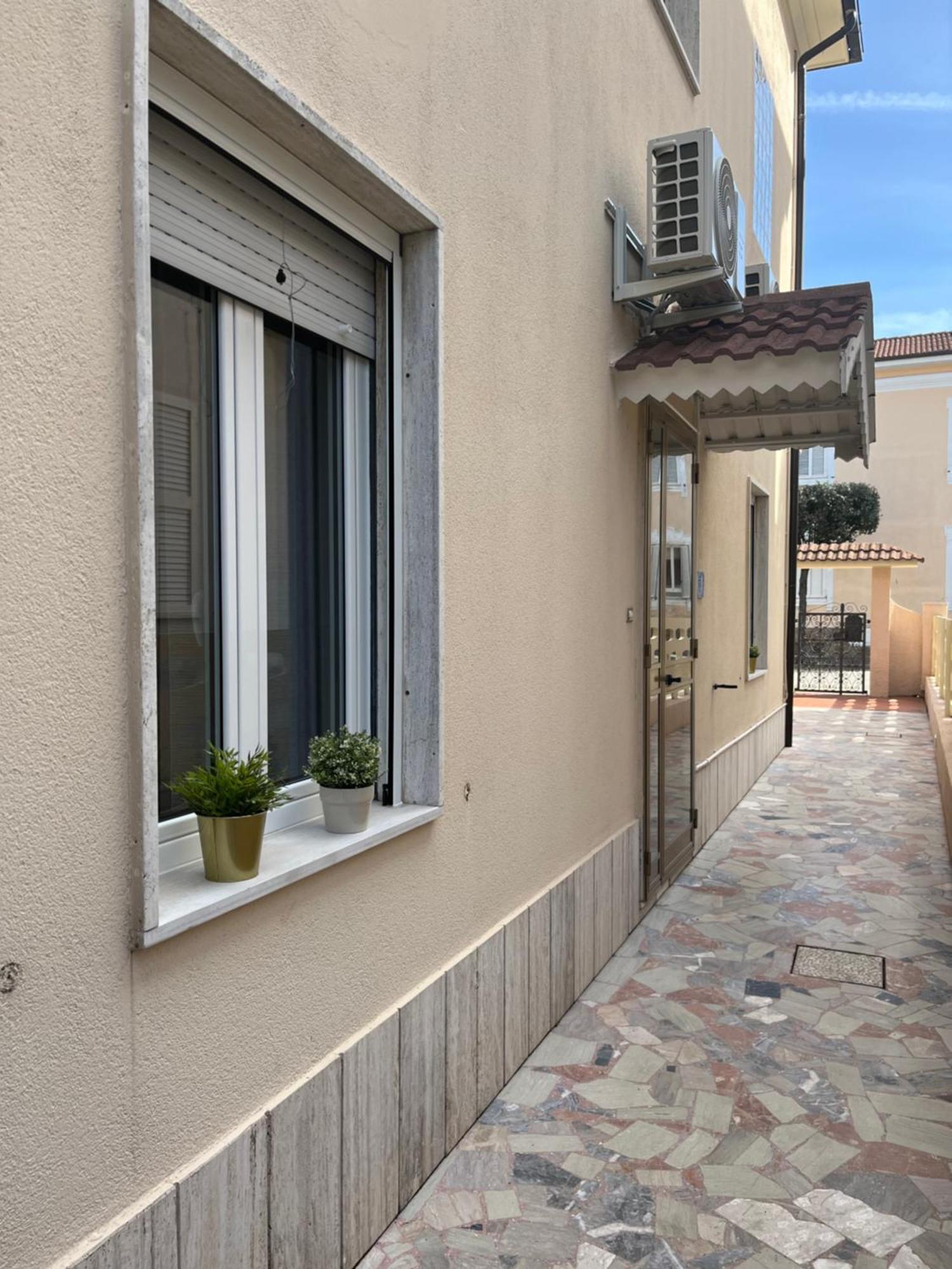Bouganville Casa Vacanza Ambiente Climatizzato Con Wi Fi Pineto Eksteriør billede